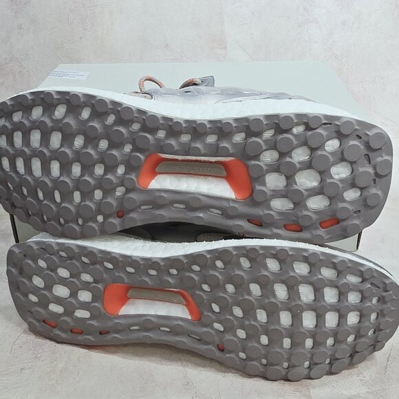 NEW Adidas - 8 1/2 Ultra Boost 1.0 Women's Wonder Beige /Taupe Sneaker IE7390 - Picture 4 of 12